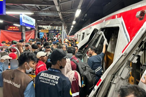 Update 08.45 WIB, 14 Korban Meninggal dalam Kecelakaan KRL di Stasiun Bekasi Timur