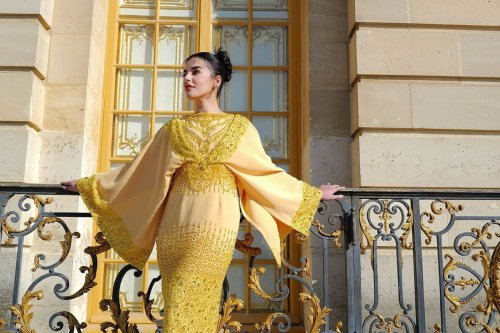 Tampil Glamor di Hari Raya, Intip Dress Kuning Tasya Farasya
