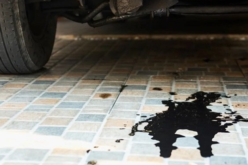 Jangan Pernah Isi Oli Mesin Mobil Terlalu Penuh