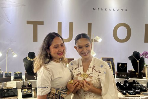 Tulola Ungkap Tantangan Membawa Motif Khas Desa Taro Bali ke Dalam Koleksi Reflection of Lights