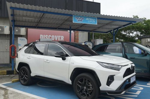 Impresi Berkendara Jarak Jauh Toyota RAV4 GR Sport PHEV