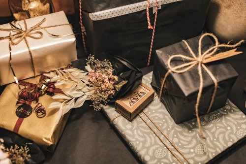 Top 6+ Rekomendasi Gelang Emas Putih untuk Hadiah Pernikahan