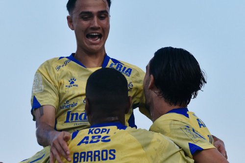 Persib Bandung, Arema FC Vs Persib, Arema FC vs Persib Bandung, Hasil Arema FC Vs Persib, Eliano Reijnders, Super League 2025-2026, Bojan Hodak, hasil super league 2025-2026, Thom Haye, skor arema fc vs persib bandung, Fleksibilitas Eliano Reijnders Bantu Persib Bandung Libas Arema FC