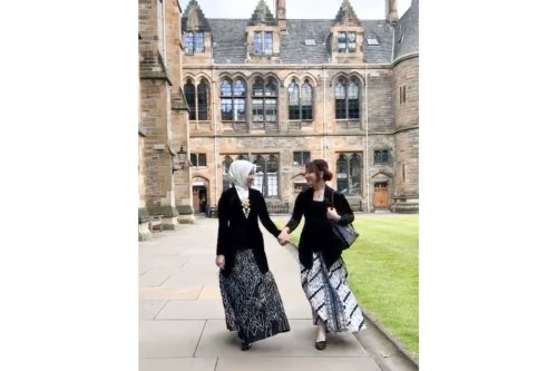 Outfit Atalia Praratya Rayakan Ultah Anaknya, Kebaya Hitam dan Kain Batik