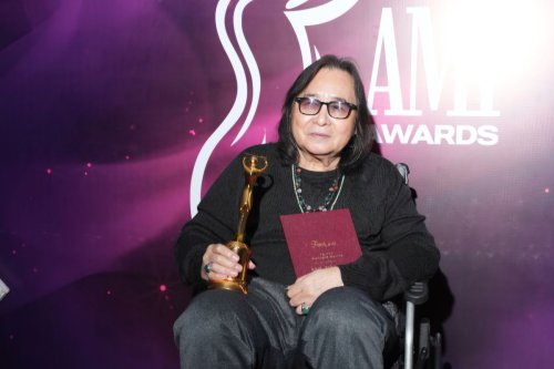 Frank &amp; co. Persembahkan Trofi Bertabur Berlian untuk Para Legenda Musik Indonesia