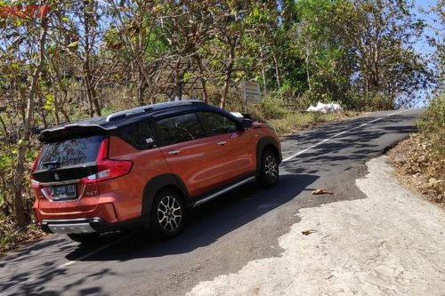 Cara Memaksimalkan Performa Mobil Hybrid di Jalan Menanjak