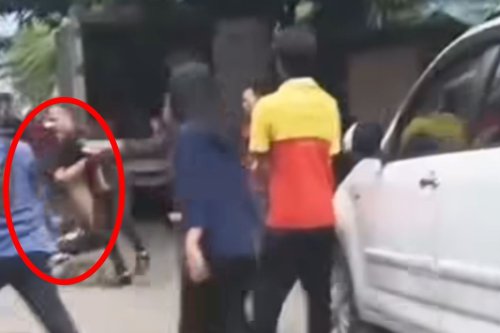 Detik-detik &ldquo;Bang Jago&rdquo; Todongkan Pisau dan Palak Pedagang di Gunung Putri Bogor
