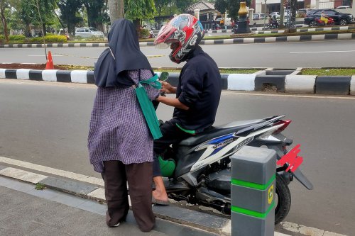 Perjalanan Ojek Goceng LRT Harjamukti: Inisiatif Karyawan Taman, Ramai Saat Baru Dibuka, tapi Kini Mulai Sepi