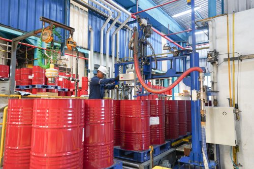 Pabrik ExxonMobil Cilegon Bisa Produksi 100 Juta Liter Oli per Tahun
