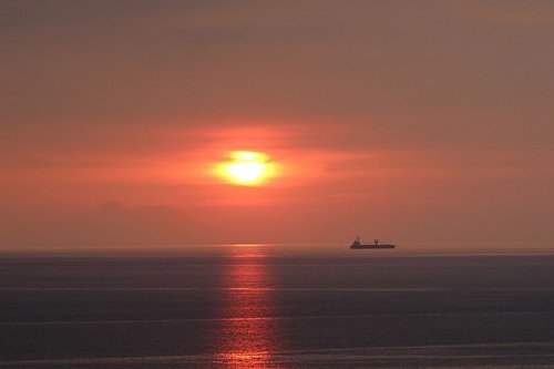 Tulus hingga Ghea Indrawari Bakal Meriahkan Sunset di Pantai 2025, Catat Jadwal dan Tempatnya