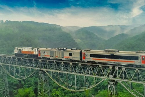 Kereta Wisata Jaka Lalana Siap Beroperasi, Layani Wisata Jakarta&ndash;Bogor-Sukabumi-Cianjur