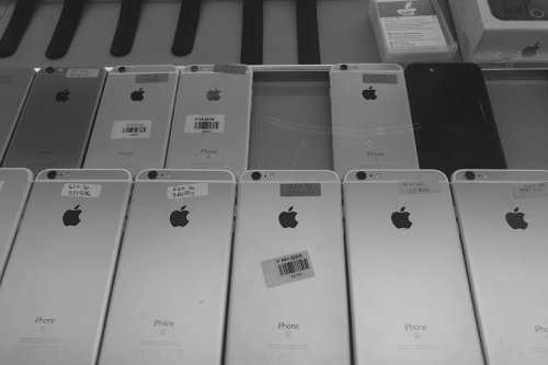 Polri Gerebek Gudang HP Ilegal dari China, Sita 76.756 Unit iPhone dan Ponsel Android