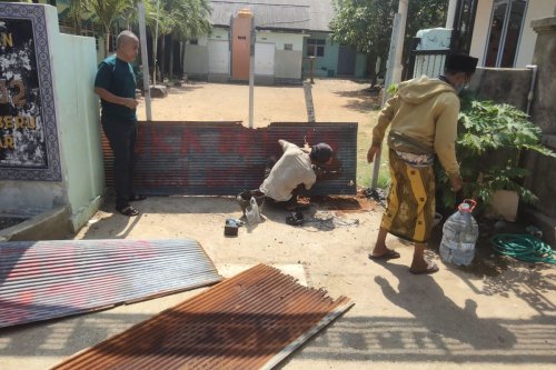 Kisah di Balik Penyegelan SDN Tamberu 2 Pamekasan, dari Sengketa Lahan hingga MBG Dibagi di Luar Pagar