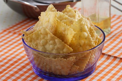 Resep Keripik Bawang Renyah, Camilan Asin Bikin Nagih