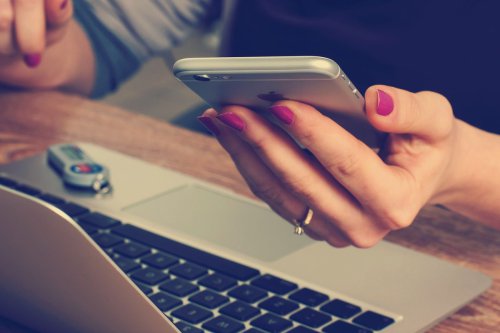 Top 6+ Cara Hentikan Telepon Pinjol yang Mengganggu di iPhone dan Android