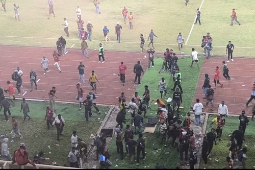 Persipura vs Adhyaksa FC Berakhir Ricuh, Wasit Uzbekistan Sempat Tertahan di Dalam Stadion