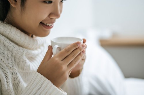 Top 5+ Manfaat Minum Air Putih Hangat Setiap Hari untuk Kesehatan