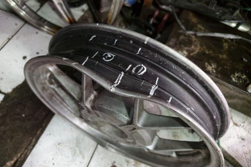 Pelek Motor Retak, Las atau Ganti Baru? Ini Penjelasan Ahli