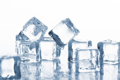 3 Cara Membuat Es Batu Cepat Beku Tanpa Menurunkan Suhu Freezer