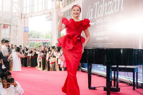 Top 7+ Gaya Marshanda di Gala Premiere La Tahzan, Anggun Serba Merah