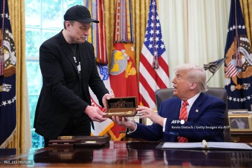 3 Juni 2025, 4 Juni 2025, 5 Juni 2025&nbsp;, 6 Juni 2025&nbsp;, Saham Tesla anjlok dan dugaan Musk pakai obat, Kronologi Konflik Elon Musk dan Trump Menit ke Menit, Dari Mundur hingga "Kill Bill"