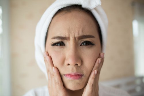 Top 9+ Tips Merawat Kerutan Wajah Akibat Stres, dari Skincare hingga Pola Hidup Sehat