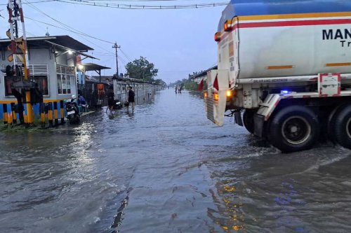Jalur KA Pantura Ditutup akibat Banjir, Ini Daftar Kereta yang Terganggu