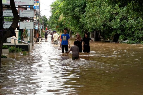 Hujan Ekstrem Picu Banjir di Bekasi dan Cirebon, BNPB Catat Ribuan Warga Terdampak