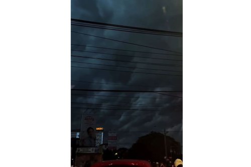 Awan Hitam Tiba-tiba Muncul di Surabaya, BMKG Ungkap Penyebabnya