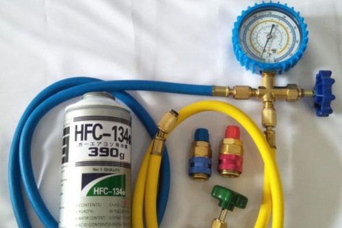 Paket Isi Freon AC Mobil di Lapak Daring: Murah tapi Berisiko