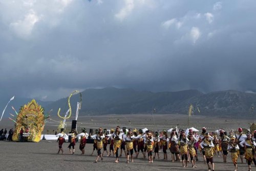 Bromo, Gunung Bromo, Eksotika Bromo, gunung bromo, Eksotika Bromo 2025, Eksotika Bromo 2025, Ragam Pertunjukan Berlatar Indahnya Kaldera Bromo