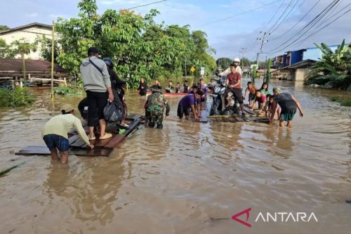 Banjir Sanggau Rendam Ratusan Rumah, Akses Perbatasan Indonesia-Malaysia Putus
