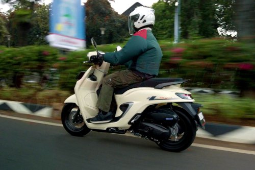Posisi Duduk Aman Saat Berkendara Motor