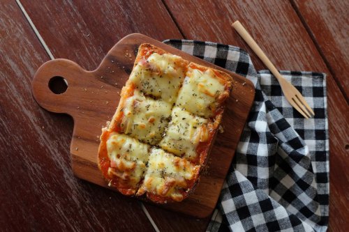 Cara Bikin Pizza Roti Tawar Cuma 10 Menit, Bahan Irit Bikin Kenyang