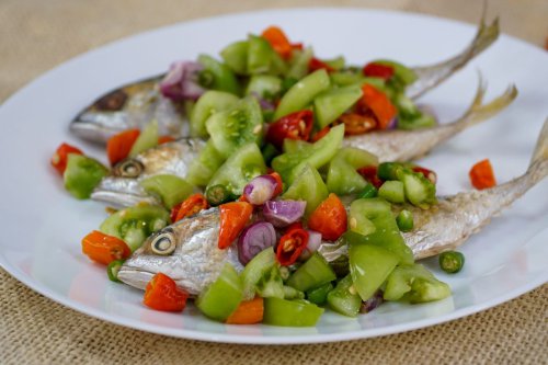 Sambal colo-colo, kuliner Manado, ikan bakar, Apa Beda Sambal Colo-colo dan Sambal Dabu-dabu?