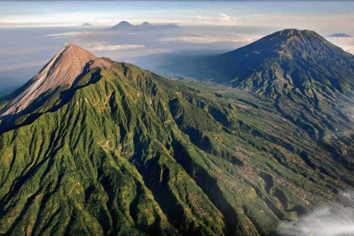Status 5 Gunung Api di Jateng yang Dipantau PVMBG Juli 2025: Merapi Siaga, Dieng dan Slamet Waspada
