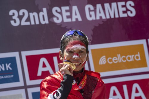 Tercepat di Maraton Putri SEA Games 2025, Odekta Elvina Cetak Hattrick Emas
