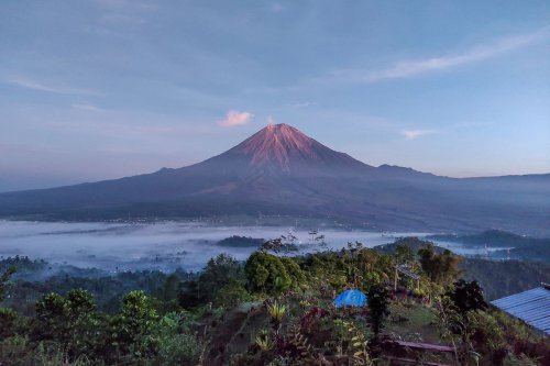 Gunung Semeru Erupsi, Kolom Letusan 800 Meter, Sudah Terjadi 9 Kali