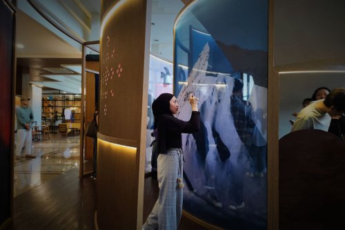 Cara Berkunjung ke Pameran Chronospira, Instalasi Seni Film Sore