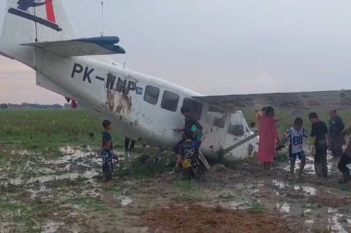 Detik-detik Pesawat Jatuh di Karawang: Sempat Terbang Rendah dan Berputar-putar