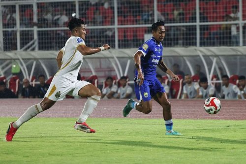 Persib Ukir "Remontada", Hodak Ungkap Alasan Ganti Beckham Putra