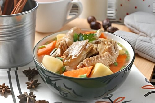 1. Capcay Sayur, 2. Kaldu, 3. Sup Ayam, 4. Buah-buahan, 5. Sayur Bening, 6. Bubur Kacang Hijau, 7. Salad Sayur, Top 7+ Makanan untuk Flu, Kaya Gizi dan Bantu Pemulihan Saat Tubuh Kurang Fit