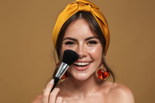 Tips Makeup Dewy Tahan Lama, Tampil Glowing Saat Lebaran