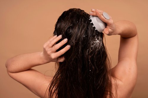 Mengapa sampo dan conditioner penting saat keramas?, Manfaat sampo untuk membersihkan kulit kepala, Conditioner&nbsp;untuk menutrisi dan melindungi batang rambut, Wajib untuk penggemar styling rambut, Cara keramas yang benar agar bersih maksimal, Kenapa Rambut Harus Pakai Conditioner Saat Keramas?