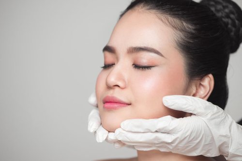 Berapa Lama Hasil Tarik Benang Wajah Bertahan? Ini Kata Dokter