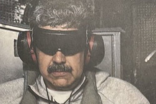 Tracksuit Nike yang Dikenakan Nicolas Maduro Saat Penangkapan Laris Jadi Incaran