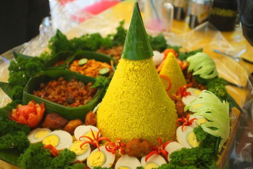 Makna Tumpeng dan Filosofi 7 Lauk Pauknya, Sajian Khas Perayaan HUT RI