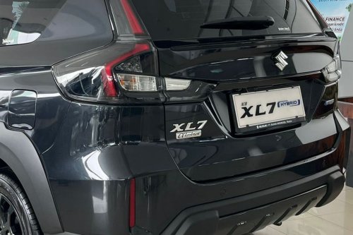 Suzuki, hitam, varian, gelap, tipe, XL7 hybrid, New XL7 Hybrid Alpha Kuro, Bernuansa Gelap, Cek Wujud Suzuki XL7 Hybrid Alpha Kuro (Video)