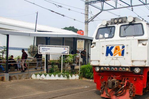 Susah Payah Jonan Bikin Larangan Merokok di Kereta, Anggota DPR Minta Smoking Area