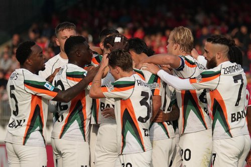 Mantan Klub Jay Idzes Kembali ke Serie A Setelah Hanya Setahun